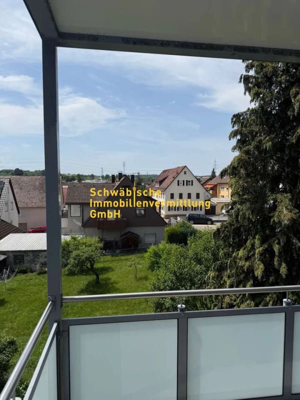 Immobilie in Magstadt - Leerstand, sonnige 2-Zimmer-Whg., großer Balkon (ca. 7,5 qm), Garage & schönem Ausblick in Magstadt - Bild 0