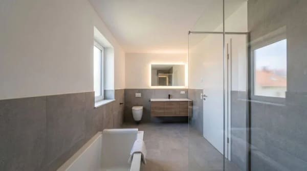 Immobilie in Zell - Modernes Wohnen im Neubau: 3-Zimmer-Wohnung im Erdgeschoss mit Balkon in Zell - Bild 1