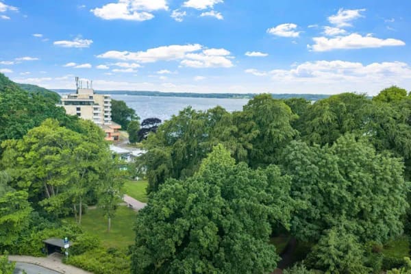 Immobilie in Glücksburg - Seltene Projektentwicklung in Top-Lage: Dachfläche mit Penthouse-Baugenehmigung direkt am Kurstrand - Bild 1