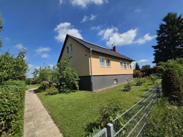 Immobilie in Dargun - ruhig gelegenes EFH mit 1291m² Grundstück, Keller, Kamin, PV-Anlage, Doppelgarage und Ausbaureserve - Bild 1