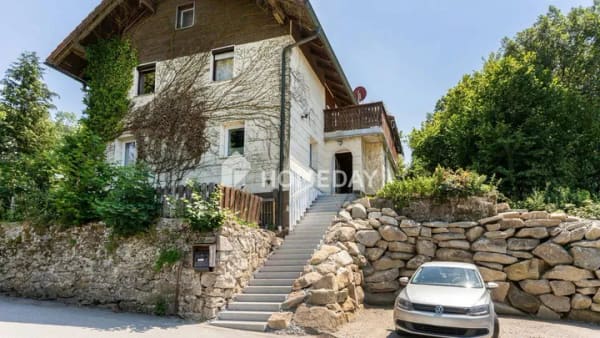 Immobilie in Tittling - Familienhaus mit 210 m² Wohnfläche und acht Zimmern in naturnaher Lage - Bild 0