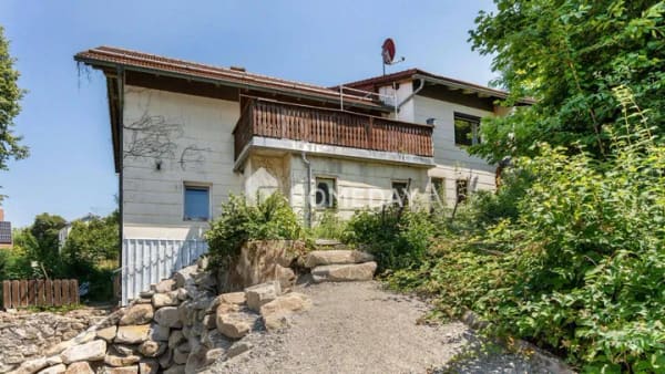 Immobilie in Tittling - Familienhaus mit 210 m² Wohnfläche und acht Zimmern in naturnaher Lage - Bild 1