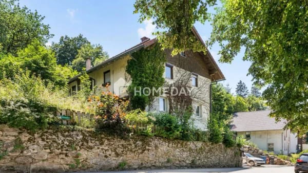 Immobilie in Tittling - Familienhaus mit 210 m² Wohnfläche und acht Zimmern in naturnaher Lage - Bild 2
