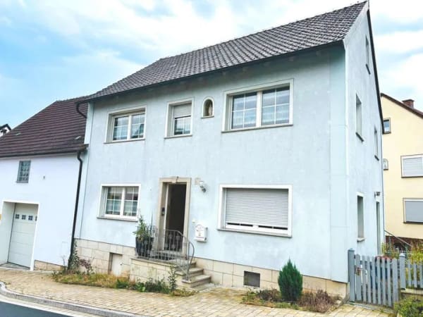 Immobilie in Oberaurach - *FAMILIENFREUNDLICH & UMFASSEND MODERNISIERT* Sofort beziehbares Haus mit Nebengebäuden und Garten, - Bild 2