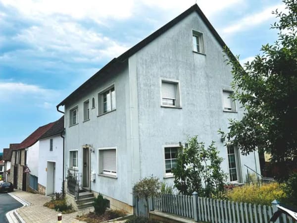 Immobilie in Oberaurach - *FAMILIENFREUNDLICH & UMFASSEND MODERNISIERT* Sofort beziehbares Haus mit Nebengebäuden und Garten, - Bild 4