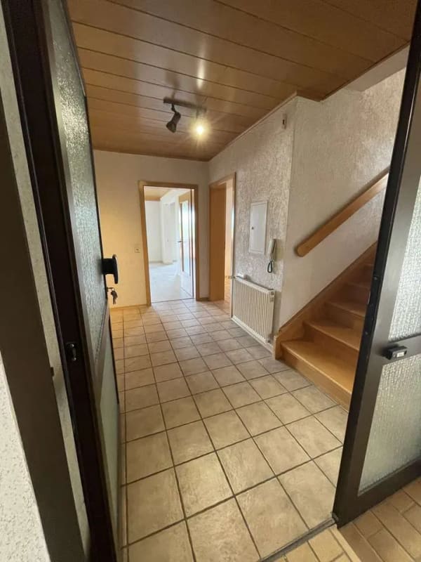 Immobilie in Ranschbach - LD-Ranschbach: Wohnhaus ähnlich DHH mit Garage u. kleinem Garten - Bild 3