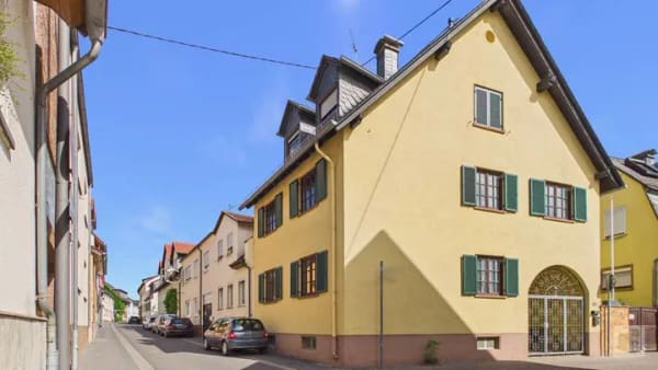 Immobilie in Oestrich-Winkel - Viel Platz für das Familienleben – großzügiges Stadthaus mit 7 Zimmern ,Hof und schönem Ausblick - Bild 0
