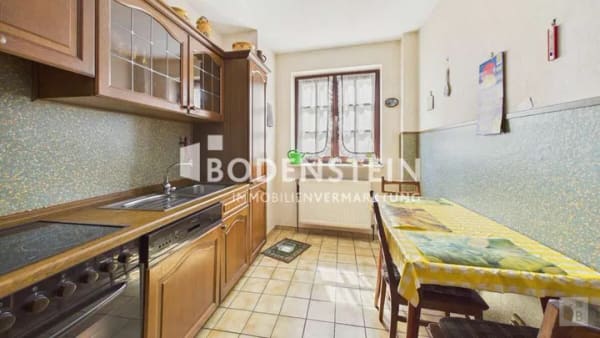 Immobilie in Oestrich-Winkel - Viel Platz für das Familienleben – großzügiges Stadthaus mit 7 Zimmern ,Hof und schönem Ausblick - Bild 4