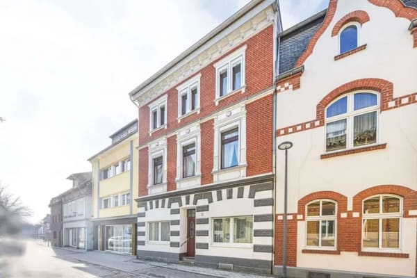 Immobilie in Bad Honnef - Zentrales Stadthaus von 1900 mit 10 Zimmern, Garten und Dachterrasse - Bild 0