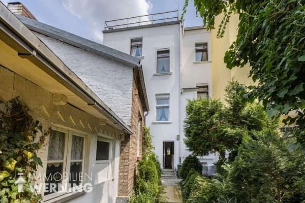 Immobilie in Bad Honnef - Zentrales Stadthaus von 1900 mit 10 Zimmern, Garten und Dachterrasse - Bild 2