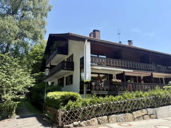 Immobilie in Murnau am Staffelsee - Lage Lage Lage - 1-Zimmer-Apartment in direkter Seenähe von Seehausen mit TG-Stellplatz! - Bild 0