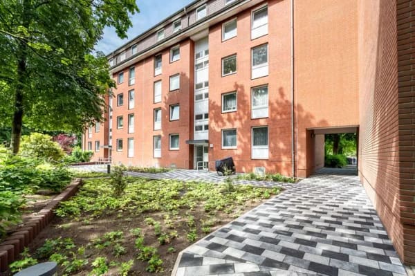 Immobilie in Reinbek - Großzügige 3 Zimmer-Wohnung mit Balkon und Stellplatz in gepflegter Wohnanlage - Bild 1