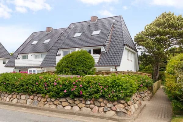 Immobilie in Wenningstedt-Braderup (Sylt) - Schöne 3-Zimmer-Wohnung mit Südbalkon und Stellplatz in strandnaher Lage von Wenningstedt - Bild 0