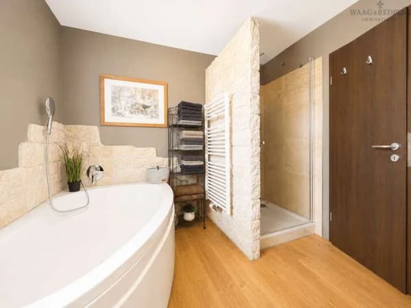 Immobilie in Litzendorf - Exklusiver Bungalow mit Einliegerwohnung, Pool und vielseitigen Nutzungsmöglichkeiten - Bild 4