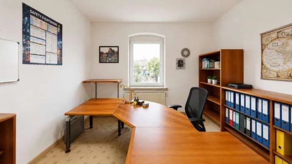 Immobilie in Merseburg - *Wohnen mit Stil – Gepflegtes Zweifamilienhaus mit idyllischem Garten* - Bild 1