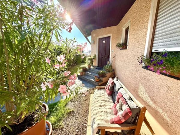 Immobilie in Regenstauf - Mehr als groß genug für eine Familie!
Auch groß genug für zwei Familien!
Ihr Haus in Steinsberg! - Bild 2