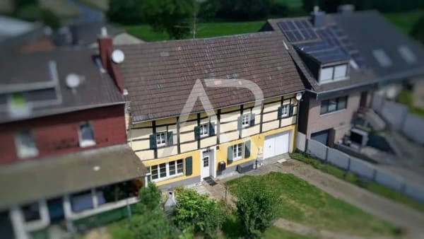 Immobilie in Jülich - Historischer Charme trifft modernen Wohnkomfort - Zweifamilienhaus in Jülich-Merzenhausen! - Bild 0