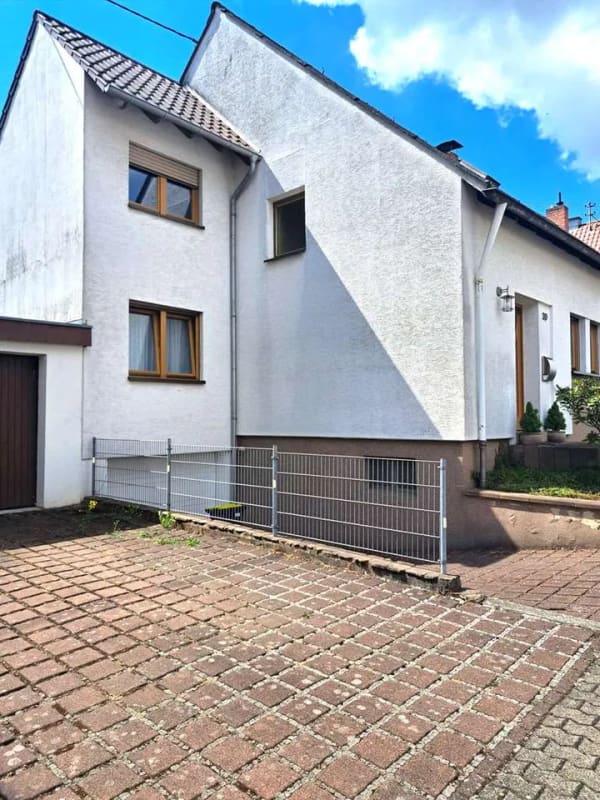 Immobilie in Püttlingen - gepflegtes Ein- bis Zweifamilienhaus in Püttlingen - Bild 2