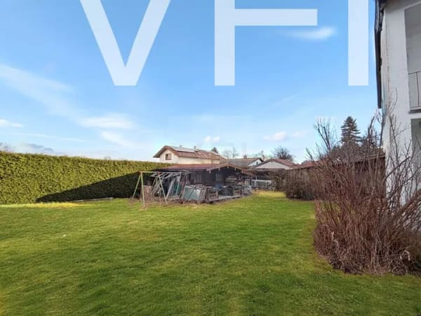 Immobilie in Kolbermoor - Freistehendes Zweifamilienhaus mit großem Grundstück in Kolbermoor – Ideal für Sanierer - Bild 3