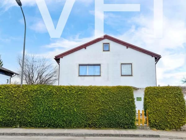 Immobilie in Kolbermoor - Freistehendes Zweifamilienhaus mit großem Grundstück in Kolbermoor – Ideal für Sanierer - Bild 4