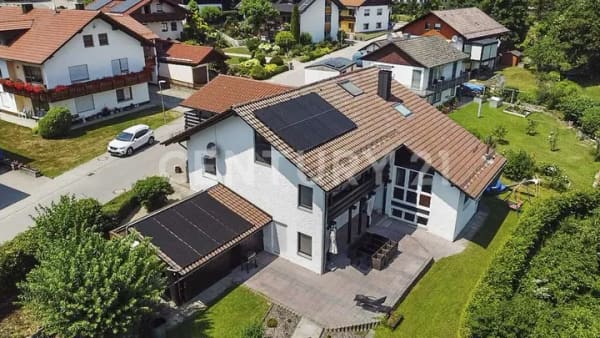 Immobilie in Haibach - Familienidyll mit viel Platz! Großzügiges Einfamilienhaus auf 1.148 m² Grundstück mit Pool - Bild 2