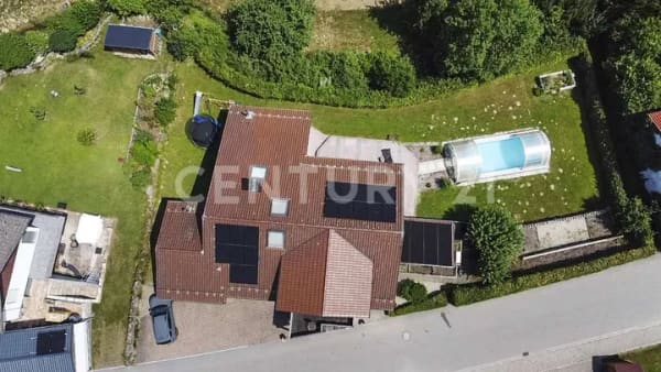 Immobilie in Haibach - Familienidyll mit viel Platz! Großzügiges Einfamilienhaus auf 1.148 m² Grundstück mit Pool - Bild 3