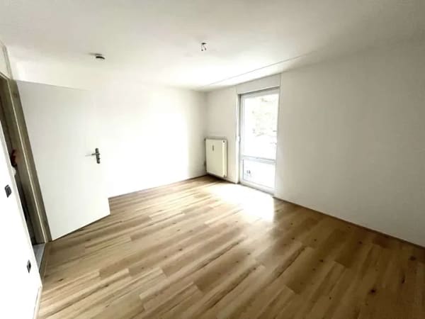 Immobilie in Krailling - Gut geschnittene Drei-Zimmer-Wohnung am Forstenrieder Park - Bild 2