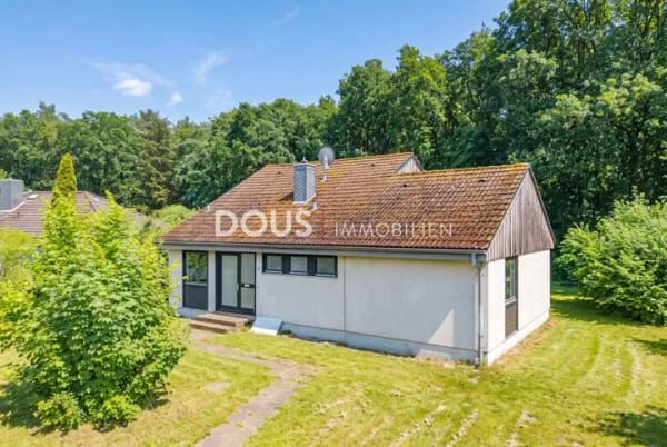 Immobilie in Rullstorf - Großes Grundstück, beste Lage, 
viele Möglichkeiten - Bild 1