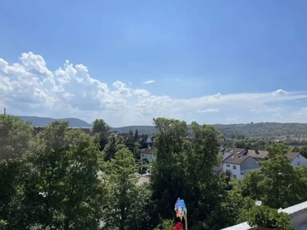 Immobilie in Dettingen unter Teck - Eine Dachgeschosswohnung mit herrlichem Balkon und Ausblick  - Bild 3