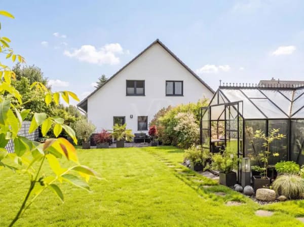 Immobilie in Bentwisch - Modernes Familienidyll mit Einliegerwohnung – exklusives Wohnen vor den Toren Rostocks - Bild 1