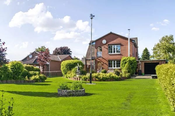Immobilie in Holzdorf - Ein Ort zum Ankommen und Bleiben - Wohnhaus mit vielen Möglichkeiten - Bild 1