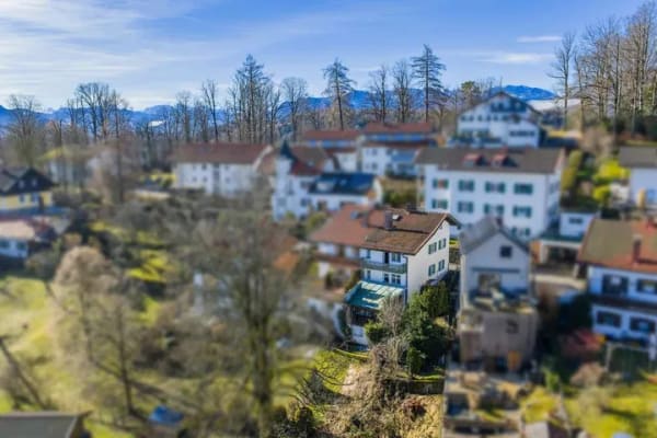 Immobilie in Bad Tölz - Toplage am Kalvarienberg  | Ein Stück Stadtgeschichte – Sanierungsprojekt ohne Denkmalschutz - Bild 1