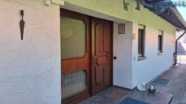 Immobilie in Aldingen - Großzügiges Einfamilienhaus mit Ausbaupotenzial in Aldingen - Bild 0