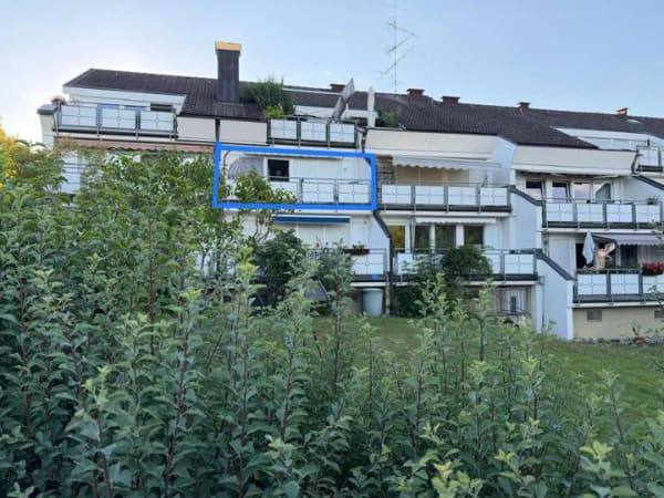 Immobilie in Radolfzell am Bodensee - Bezugsfertige 1,5-Zimmer-Eigentumswohnung mit Balkon, Stellplatz und kompletter Möblierung – Toplage auf der Mettnau - Bild 0
