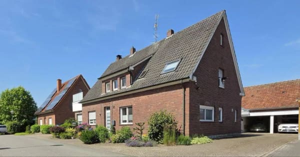 Immobilie in Beelen - Großes Zweifamilienhaus mit Pool & XL-Garten in familienfreundlicher Lage - Bild 0