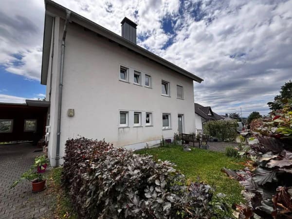 Immobilie in Sundern - Mehrfamilienhaus mit 3 modernen Wohneinheiten – Attraktive Kapitalanlage - Bild 1