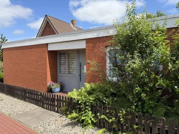 Immobilie in Hennstedt - Ebenerdiger Bungalow mit 4 Zimmern - 98 m² Wohnfläche - Bild 0