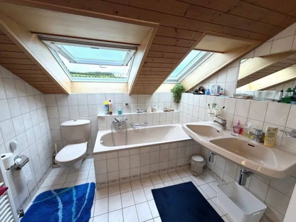Immobilie in Büsingen am Hochrhein - ETAGENWOHNUNG mit 2 Bädern, 2 Balkonen, 1 Terrasse, Keller, Stellplatz... - Bild 1