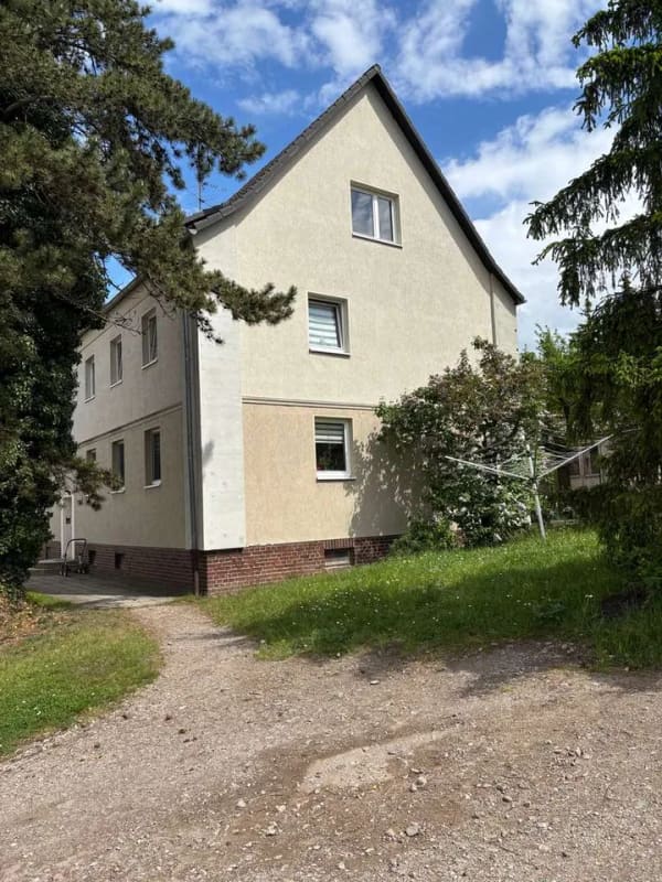 Immobilie in Schkopau - INVESTITION MIT ZUKUNFT – MEHRFAMILIENHAUS MIT ATTRAKTIVER MAISONETTE-WOHNUNG UND AUSBAUPOTENZIAL - Bild 2