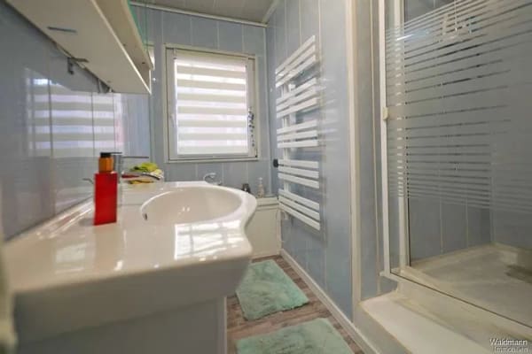 Immobilie in Nuthe-Urstromtal - Freizeit Bungalow in Seenähe, Carport, Kamin , Küche, Bad, Wintergarten, 2 Zimmer, große Terrasse, P - Bild 4