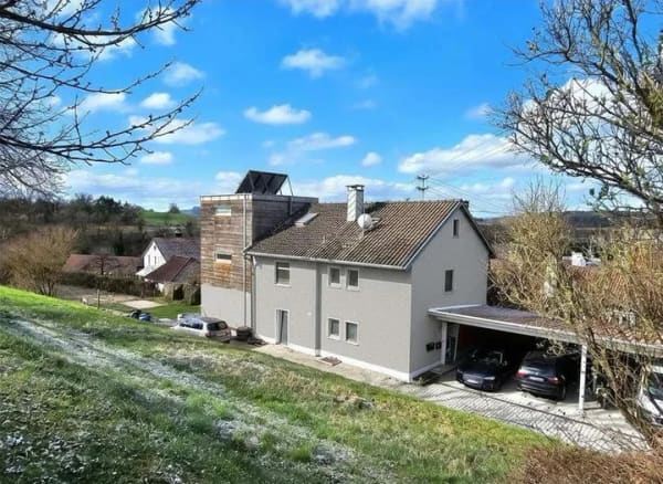 Immobilie in Aach - Attraktives Mehrfamilienhaus mit Panoramablick in Aach im Hegau - ideale Kapitalanlage! - Bild 0