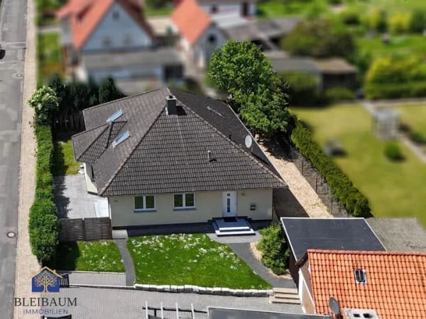Immobilie in Moringen - 174 m² Familientraum: Frisch renovierter Bungalow in Moringen! - Bild 0