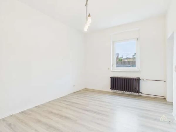 Immobilie in Calbe (Saale) - Idyllisches Zweifamilienhaus mit einer Halle, Privatsphäre und Weitblick - Bild 4