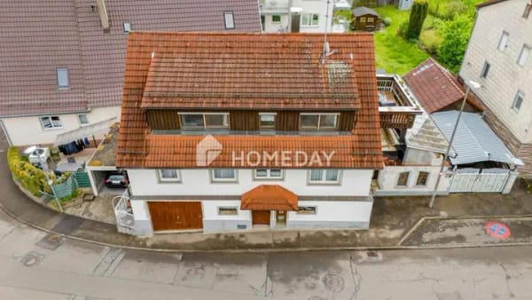 Immobilie in Dettingen an der Erms - Wohnen oder Vermieten: Zweifamilienhaus mit ca. 195 m² Wohnfläche und flexiblem Nutzungspotenzial - Bild 0