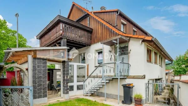 Immobilie in Dettingen an der Erms - Wohnen oder Vermieten: Zweifamilienhaus mit ca. 195 m² Wohnfläche und flexiblem Nutzungspotenzial - Bild 3