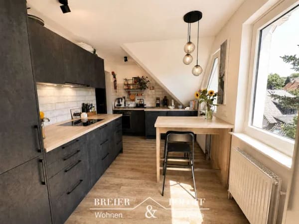 Immobilie in Bad Eilsen - Renovierte Dachgeschosswohnung mit Balkon in Bad Eilsen - Bild 2
