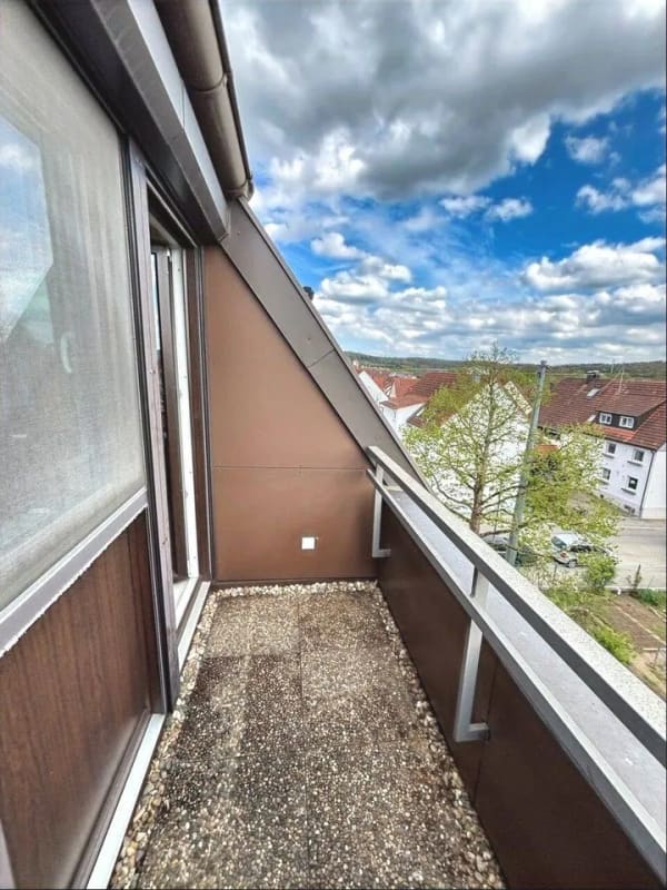 Immobilie in Ehningen - DG Wohnung mit Loggia - Südausrichtung, offene Küche, TG-Stellplatz - Bild 1