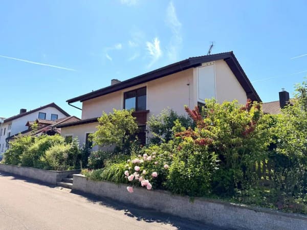 Immobilie in Sasbach am Kaiserstuhl - Ihr Familientraum am Kaiserstuhl - Freistehendes Einfamilienhaus mit großem Garten - Bild 0