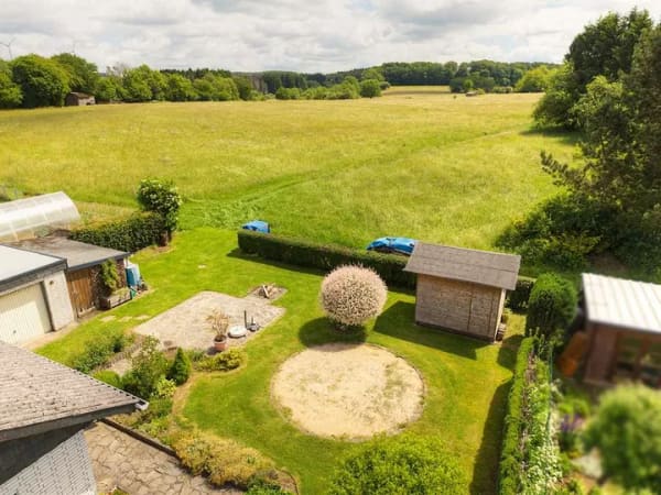 Immobilie in Steinebach an der Wied - Ruhe und Natur! Ihr neues Zuhause mit gepflegtem Garten in idyllischer Lage - Bild 2