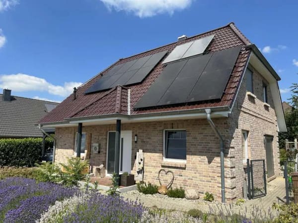 Immobilie in Wacken - Modernes Einfamilienhaus mit Photovoltaikanlage und Garten in Wacken - Bild 0